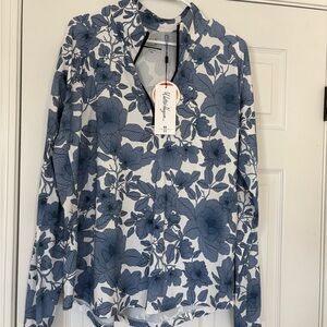 *NWT* Walter Hagen Blue and White Performance Shirt